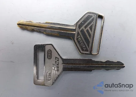 1990 Toyota Camry Dlx z USA, uszkodzony, nr VIN 4T1SV21EXLU247471